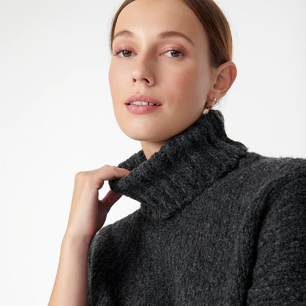 Swingy alpaca-blend turtleneck sweater