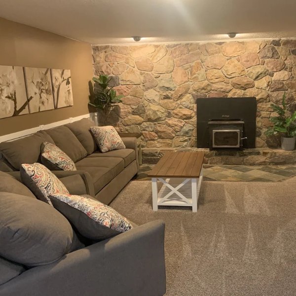 Cozy basement apartment between the canyons- pet friendly, WiFi. - Cottonwood Heights