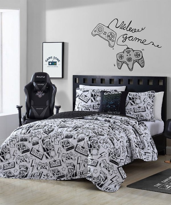 Black & White 'Born to Play' Video Game Quilt Set