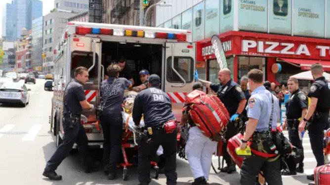 最新：嫌犯已被捕并被控二级谋杀 | 纽约曼哈顿中国城地铁站爆发枪击，1死1伤