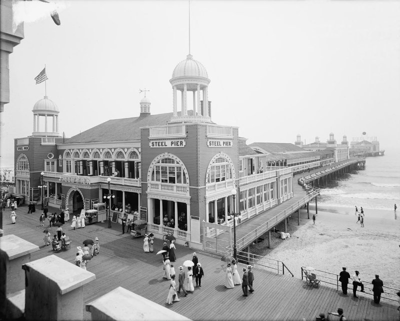 1276px-Steel_Pier_1910s_edit