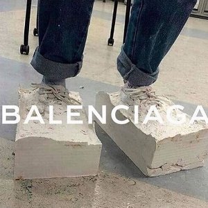 补货：Balenciaga 男装狂热折扣 收LogoT恤、老爹鞋、包包等