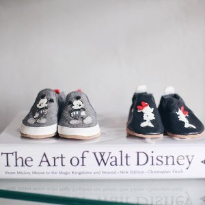 Robeez + Disney 合作系列婴儿学步鞋促销