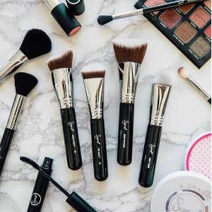 Last Day: Sitewide @ Sigma Beauty