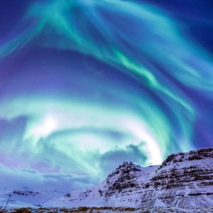 冰岛 3晚住宿含早+往返航班 冰与火之城 极光追逐体验
