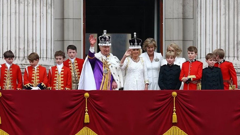 英国国王查尔斯三世加冕 - 2023年5月6日 - 加冕流程/庆祝活动