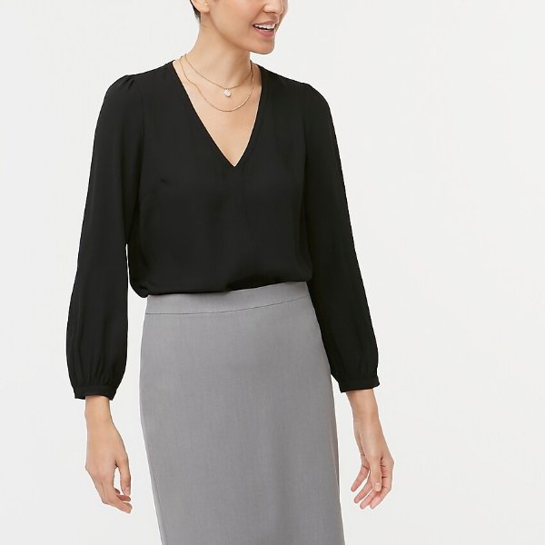 Long-sleeve V-neck top with trim detail