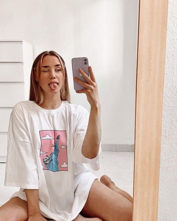 relaxed t-shirt with statue graphic | ASOS