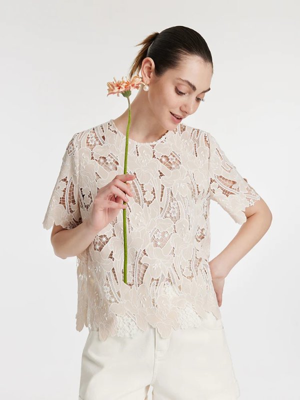 Lace Floral-Shaped Openwork Women Blouse With Bottomed Camisole