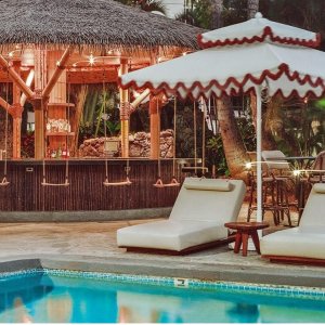 This Waikiki Hotel Oozes Retro-Cool Vibes