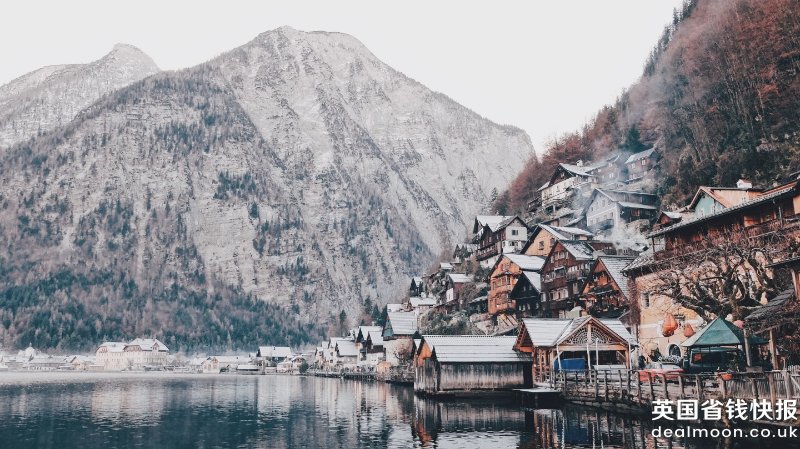 Hallstatt,_Austria_(Unsplash_tV06QVJXVxU)