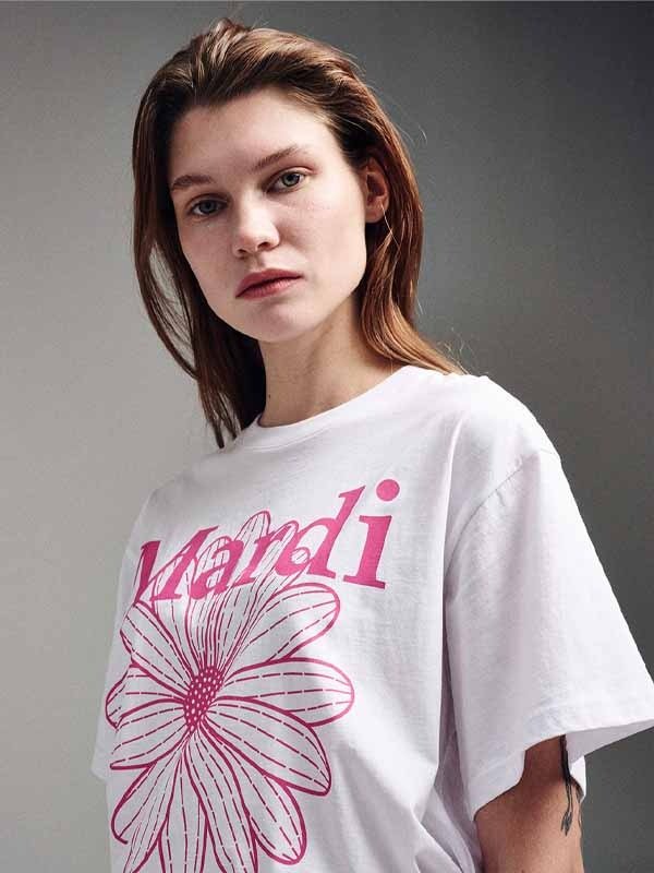 Front Flower Graphic T-shirt - White Pink