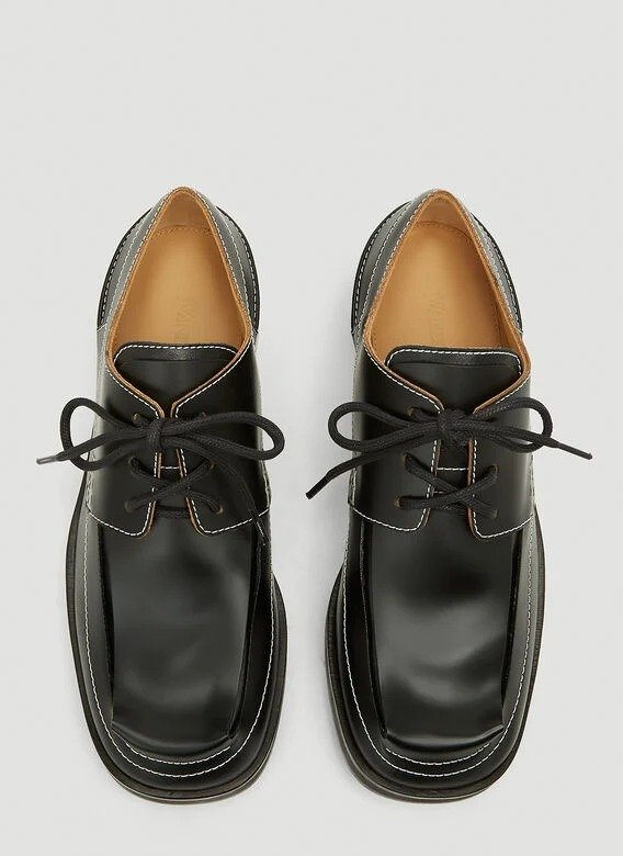 Derby Shoes in Black