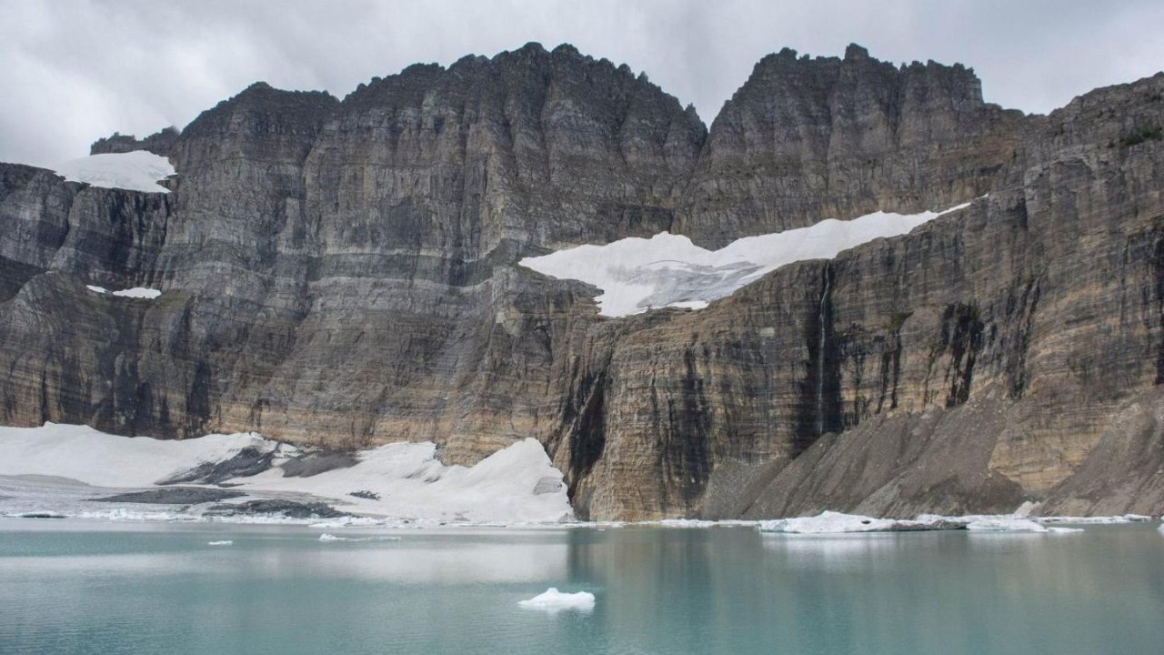 Glacier冰川国家公园 - 无暇隐藏在路尽头
