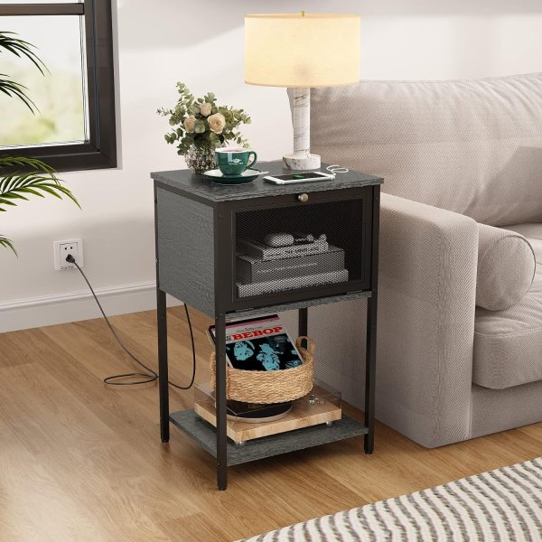 NONGSHIM Nightstand with Charging Station and USB Ports