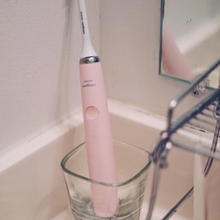 从刷牙开始，做一个精致的猪猪女孩丨Philips Diamond clean电动牙刷测评