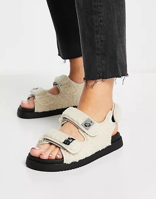Margie flat sandals with buckles in cream quilt