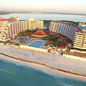 3-, 4-, 6-, or 7-Night All-Inclusive Crown Paradise Club Cancun Stay