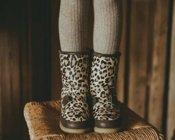 纯皮童靴，羊毛保暖内层