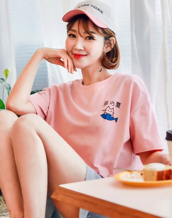 Pink Round Neck Short Sleeve Loose Women's T-Shirt