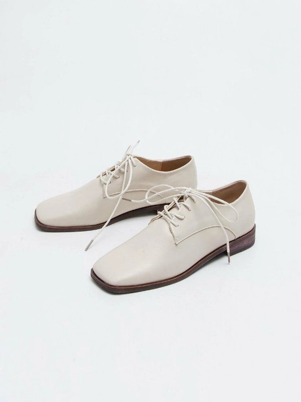Casey - Flat lace up loafer