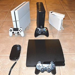 北美玩家分享：PS4游戏机 Destiny纯白限定套装+ Xbox游戏机对比测评