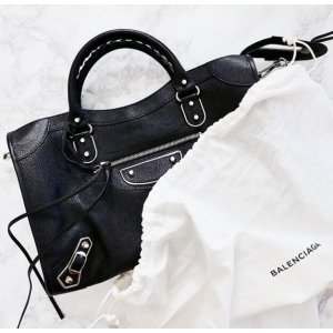 Select Handbags @ Reebonz