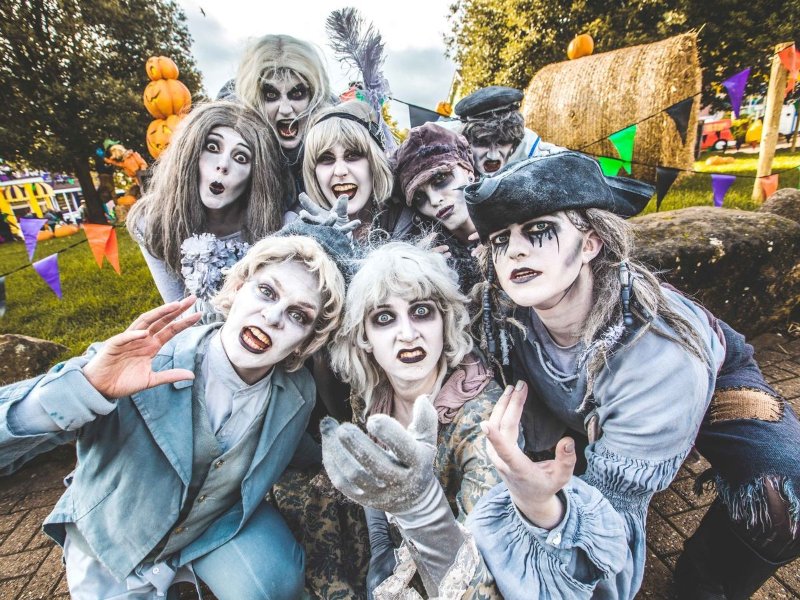 0_Alton-Ancestors-Live-entertainment-at-Scarefest-2