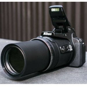 Nikon COOLPIX P900 16MP CMOS 逆天83倍变焦 数码相机