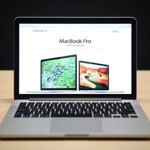 13-inch MacBook Pro (non Touch Bar) Battery Replacement Program