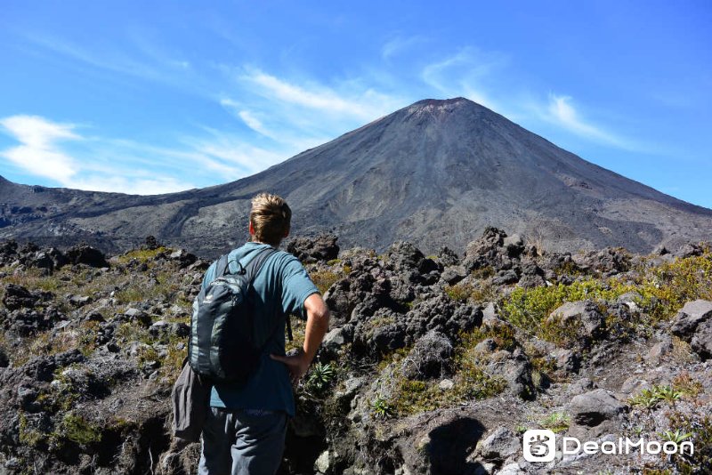 hiking_mount_ngauruhoe_new_zealand_layback_travel - Copy.jpg
