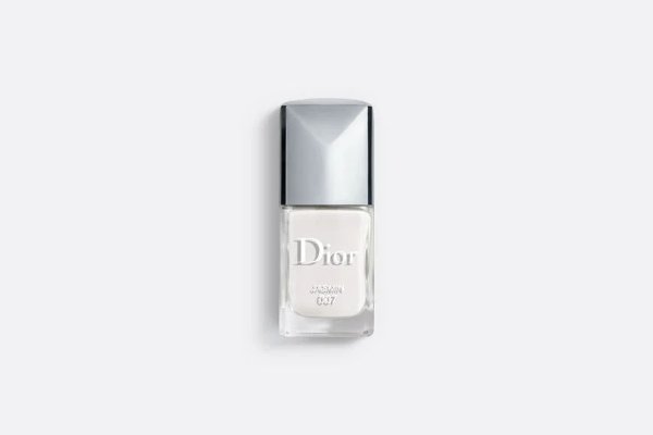 Dior Vernis Nail lacquer - couture color - shine and long wear - gel effect - protective nail care