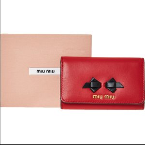 MIU MIU 封面红色小蝴蝶钱包热卖