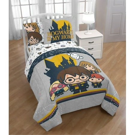 Hogwarts Icons Twin Bed in a Bag Bedding Set feat. Harry, Ron, Hermione, Luna & Hedwig