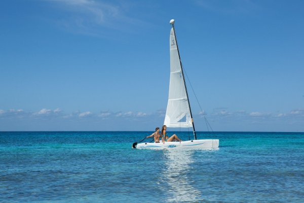 SEACZ_HobieCat_1.jpg