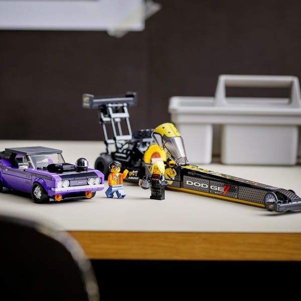 Mopar Dodge//SRT Top Fuel Dragster and 1970 Dodge Challenger T/A 76904 | Speed Champions | Buy online at the Official LEGO® Shop US