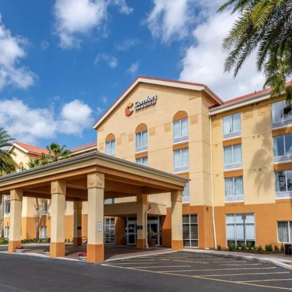 Comfort Inn & Suites Orlando North (Hotel), Sanford (USA) Deals