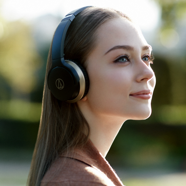 ATH-AR3BTBK SonicFuel Bluetooth Wireless On-Ear Headphones with Mic & Control, Black