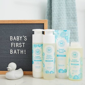 At First Month‘s Bundle @ The Honest Company