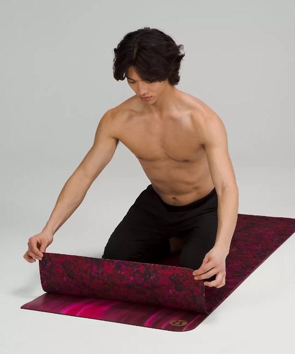New Year The Towel | Unisex Work Out Accessories | lululemon