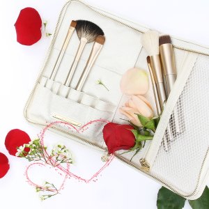 Last Day: Must-have brushes for your daily makeup routine @ Eve by Eve's