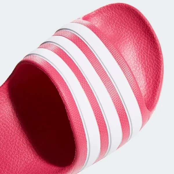 玫粉色拖鞋