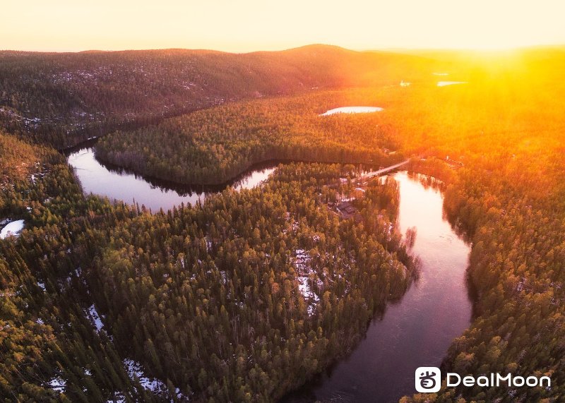 Finland-Oulanka-National-Park-drone-at-sunset-by-Michael-Matti_1400x1000.jpg