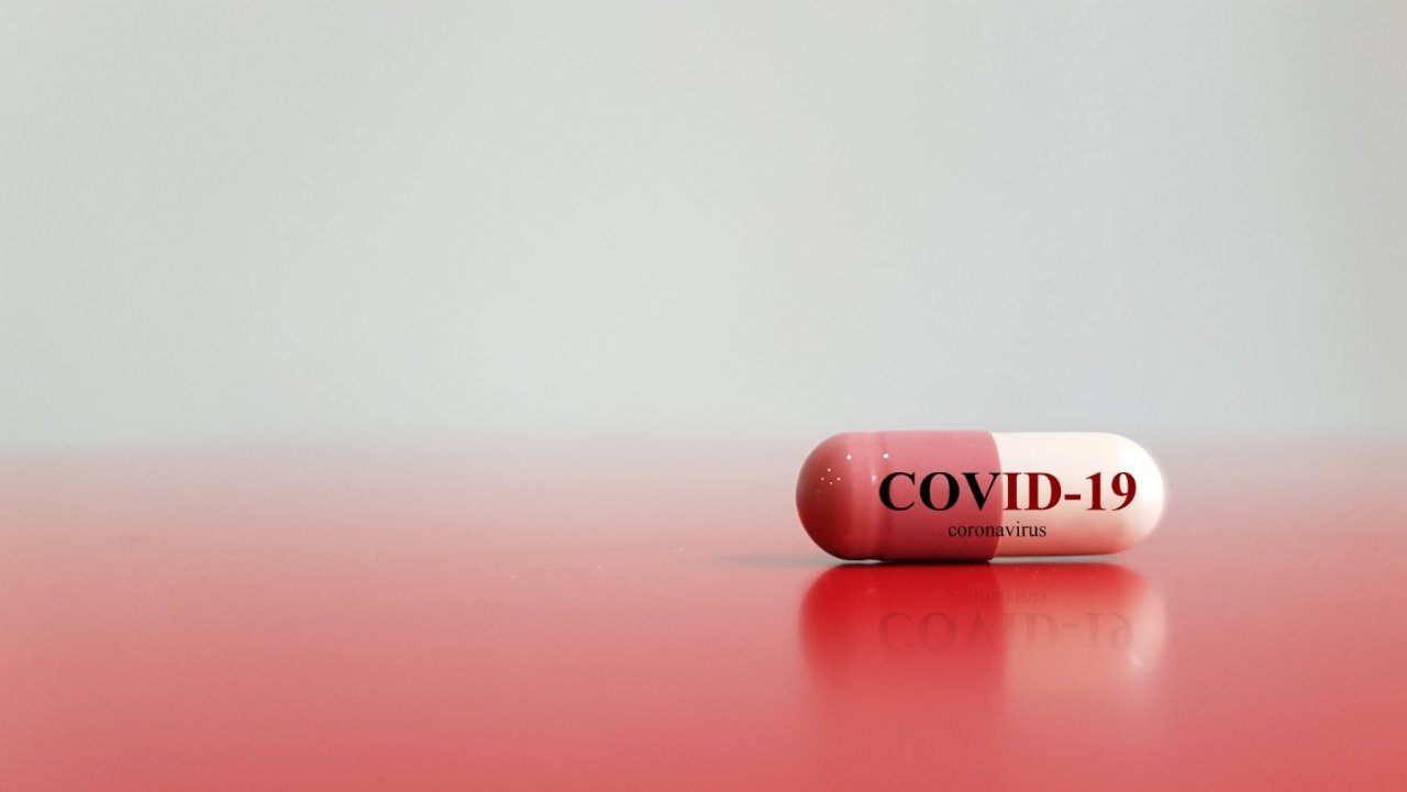 辉瑞新冠口服药如何获取？美国确诊Covid-19后处方药选择、副作用比较；不能打疫苗有什么药物替代？