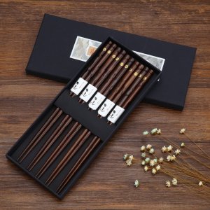 HuaLan Japanese Natural Wood Chopstick Set  5 Pairs