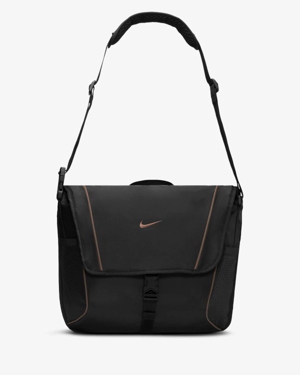 Sportswear Essentials Messenger Bag (15L)..com