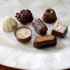 Lindt 精致甜品巧克力礼盒 多口味40粒大盒装