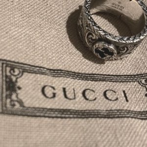 GUCCI 银饰惊喜价 收镂空、蛇纹、GG款等精致细节单品