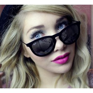 Ray-Ban Women's Erika Wayfarer Sunglasses @ Amazon