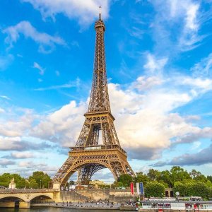 France: 4 Nights in Paris w/Air & Daily Breakfast